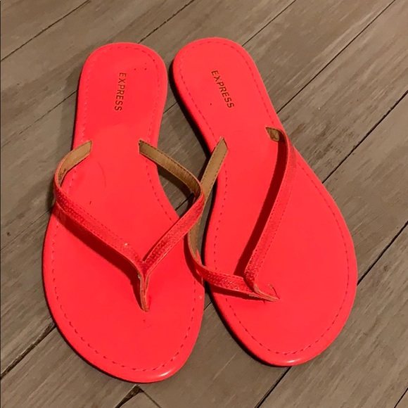 Flip flops (worn once) - Picture 3 of 5